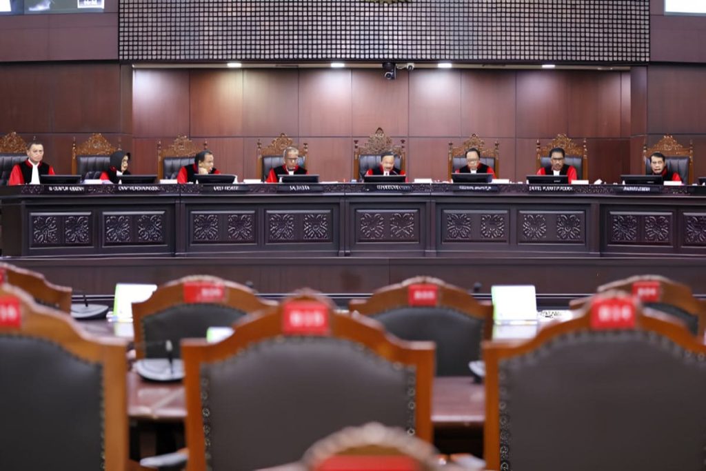 Suasana sidang putusan Mahkamah Konstitusi terkait uji materiil UU ASN nomor 20 tahun 2023