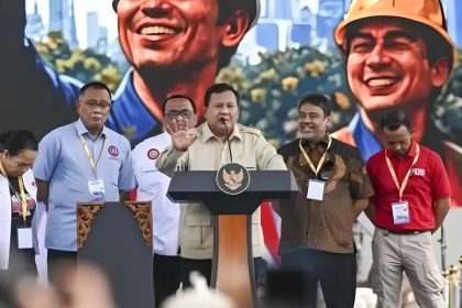 Presiden Prabowo Subianto berpidato di hadapan ratusan ribu buruh pada peringatan May Day 2026 di Monas Jakarta