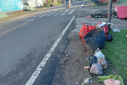 Warga Semprot Kinerja DLH Dompu Sampah Semrawut, Iuran Jalan Terus