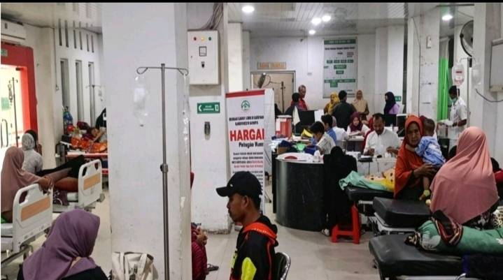 Suasana di ruang pasien RSUD Dompu (Foto GGL)