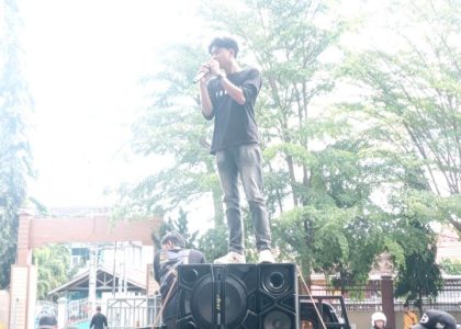 Pendemo Minta Perbaikan Jalan dan Lampu Jalan (Foto: AL)
