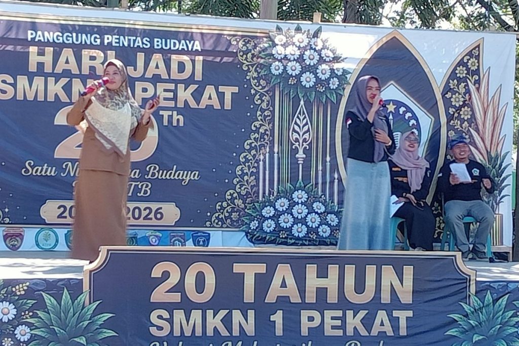 Herlina Wati & Maria Gureti Feni (Foto: RK)