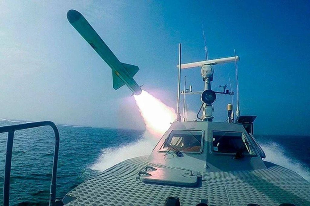 Angkatan Laut Garda Revolusi Iran (IRGC) dilaporkan mengerahkan armada kapal cepat tanpa awak di selat Hormuz