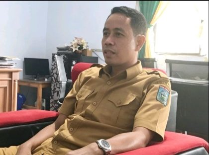 Arif Kepala BPMPD Dompu (Foto: Al)