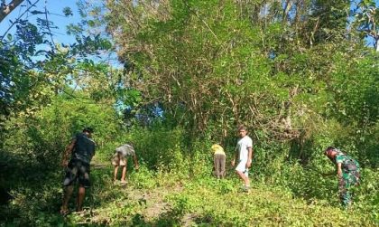 Gotong Royong Desa Woko (Foto: KDM)