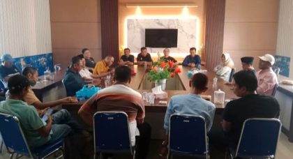 LSM dan DPRD Dompu (Foto: UN)