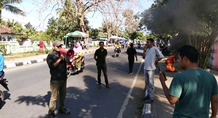 Saat Dinas Pertanian Di Demo (Foto: AL)