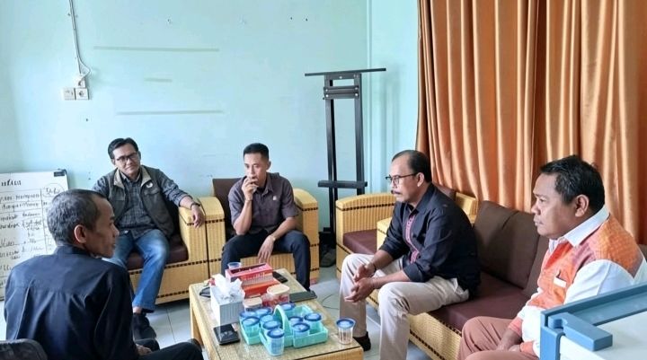 Silaturahmi KPU, Bawaslu Dompu (Foto: BWSL)