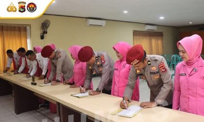 Penandatanganan Pakta Integritas (Foto: Humas)
