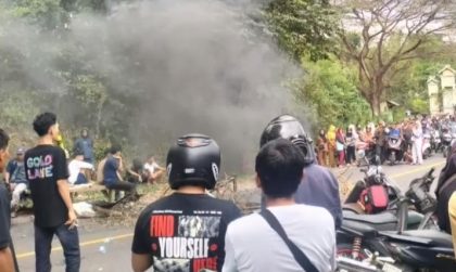 Blokade Jalan Tekasire (Foto: Al)