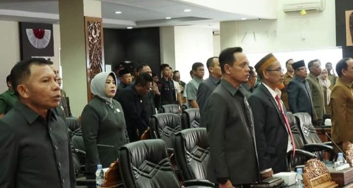 Pembahasan APBD Sumbawa (Foto: SB)