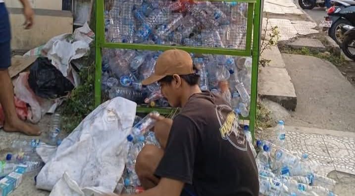 Tebar Keranjang Sampah (Foto: BS)