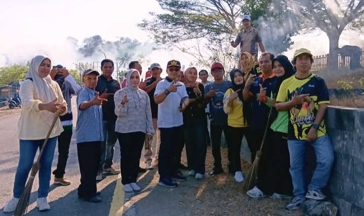 Gotong Royong Taman Panda (Foto: LH)