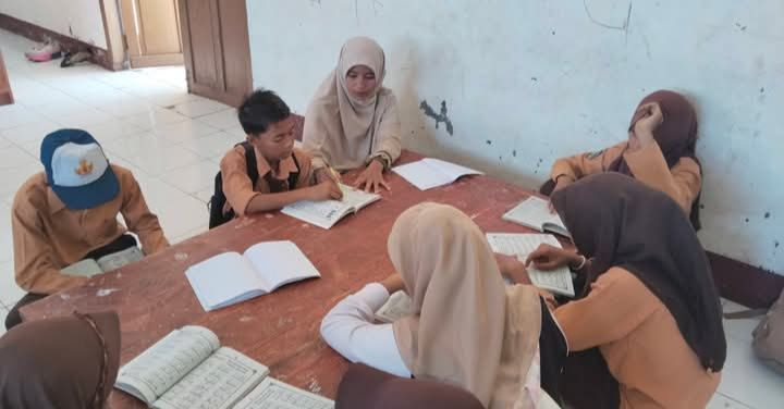 Kegiatan belajar Baca Al-Qur'an (Foto: PK)