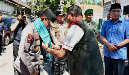 Kapolda NTB Salurkan Santunan (Foto: LT)
