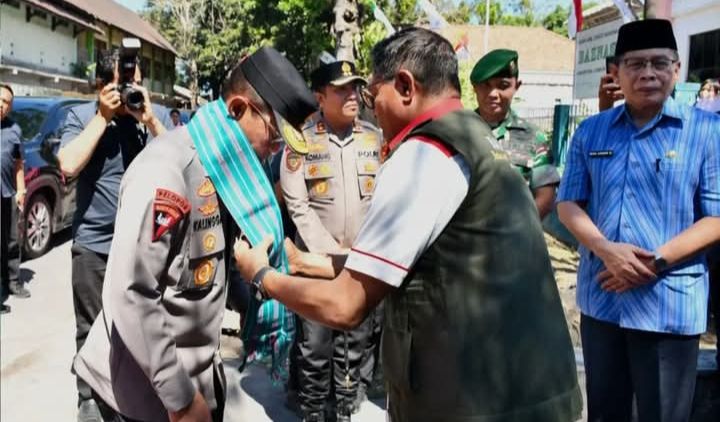 Kapolda NTB Salurkan Santunan (Foto: LT)
