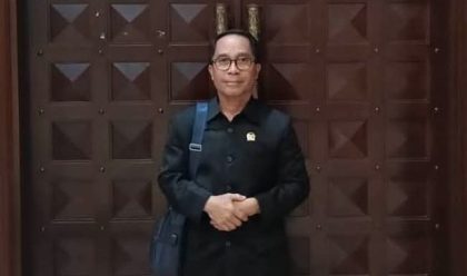 Muttakun Ketua DPRD Dompu (Foto: MT)