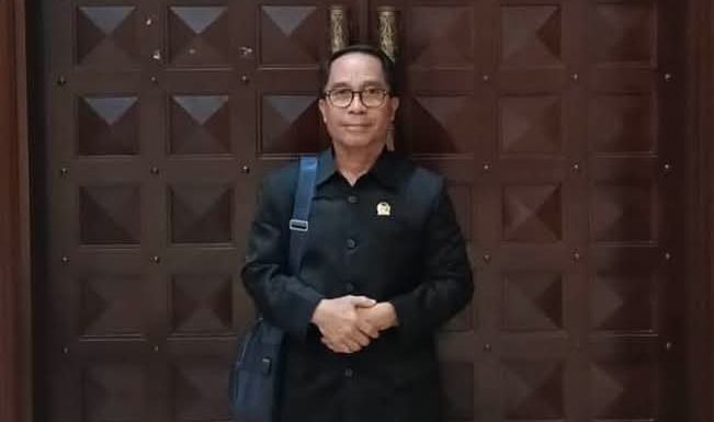 Muttakun Ketua DPRD Dompu (Foto: MT)