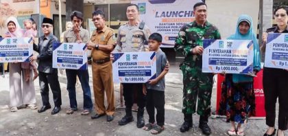 Penyaluran Bantuan Sosial (Foto: HS)