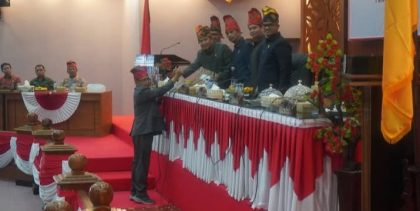 Paripurna ke-4 DPRD Sumbawa (Foto: SB)