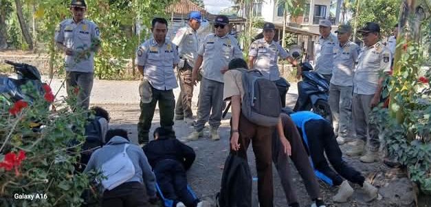 Penertiban Pelajar Bolos (Foto: PP)
