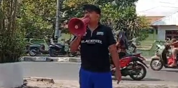 AMDM Demo Distan Dompu (Foto: AK)