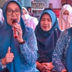 Sinta M. Iqbal dihadapan warga Sade (Foto: LT)