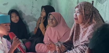 Siswa di ajarkan berdoa (Foto: LH)