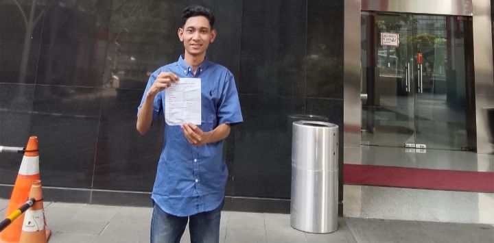 Julkiflin Depan Gedung KPK RI (Foto: JN)
