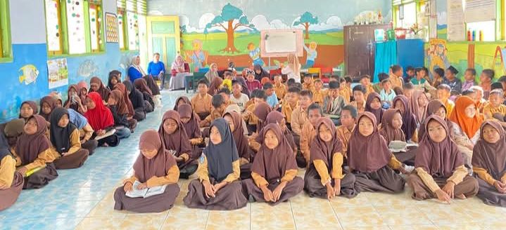 SDN 3 Pajo Jumat pagi Imtaq (Foto: SM)